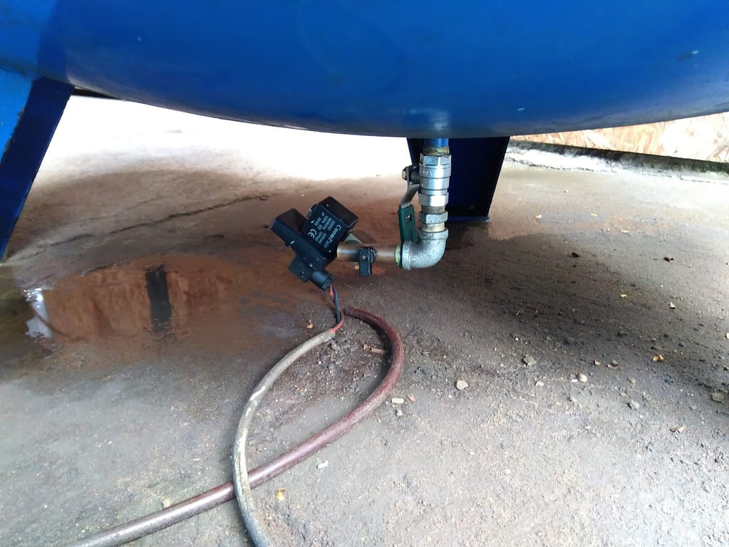 How to drain air compressor? compressorz